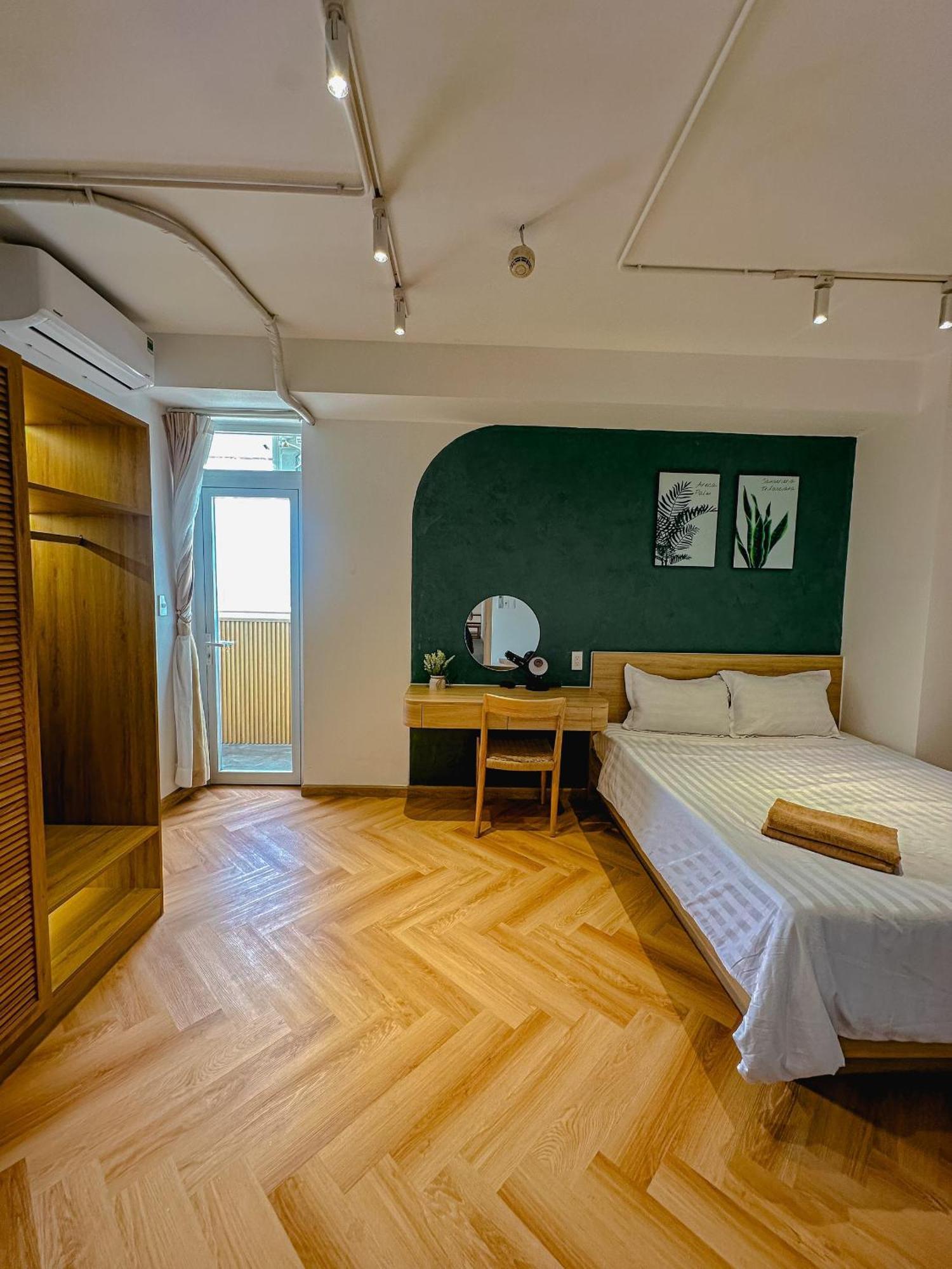 The Distric 1 - Bui Vien Street & Ben Thanh Martket